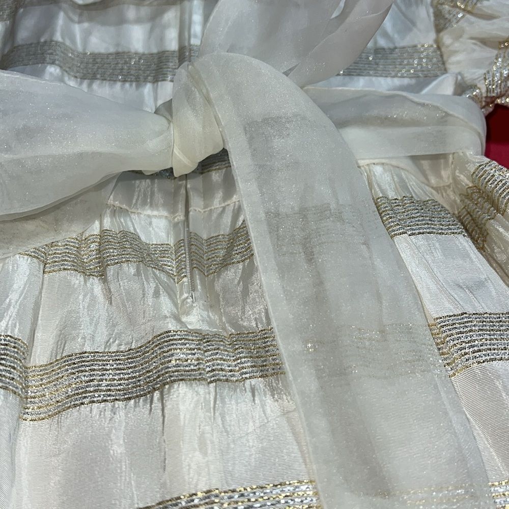 SYLVIA WHYTE for Neiman-Marcus 2T special occasion dress. Ivory, gold and silver - Picture 3 of 10